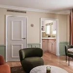 Royal Garden Champs-elysees 4* Paris