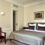Hotel Royal Garden Champs-elysees