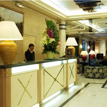 Hotel Royal Garden Champs-élysées Parigi