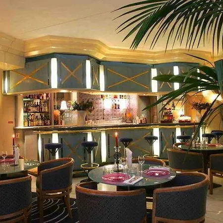 Royal Garden Champs-élysées Hotel 4*