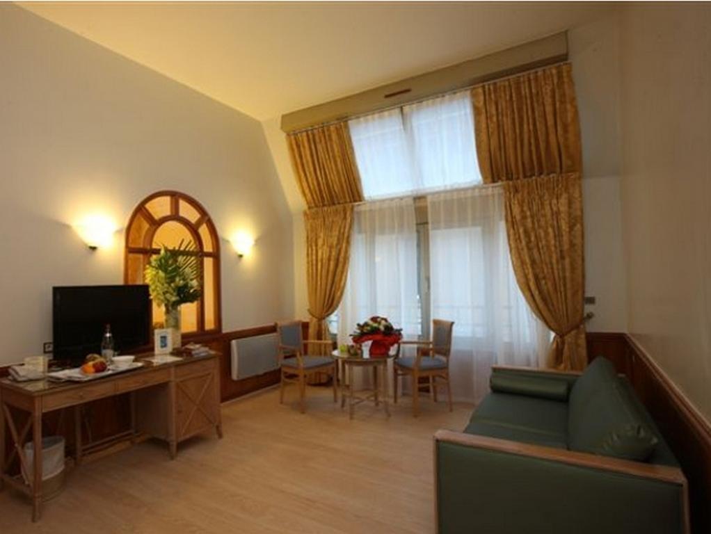 Hotel Royal Garden Champs-elysees Paris