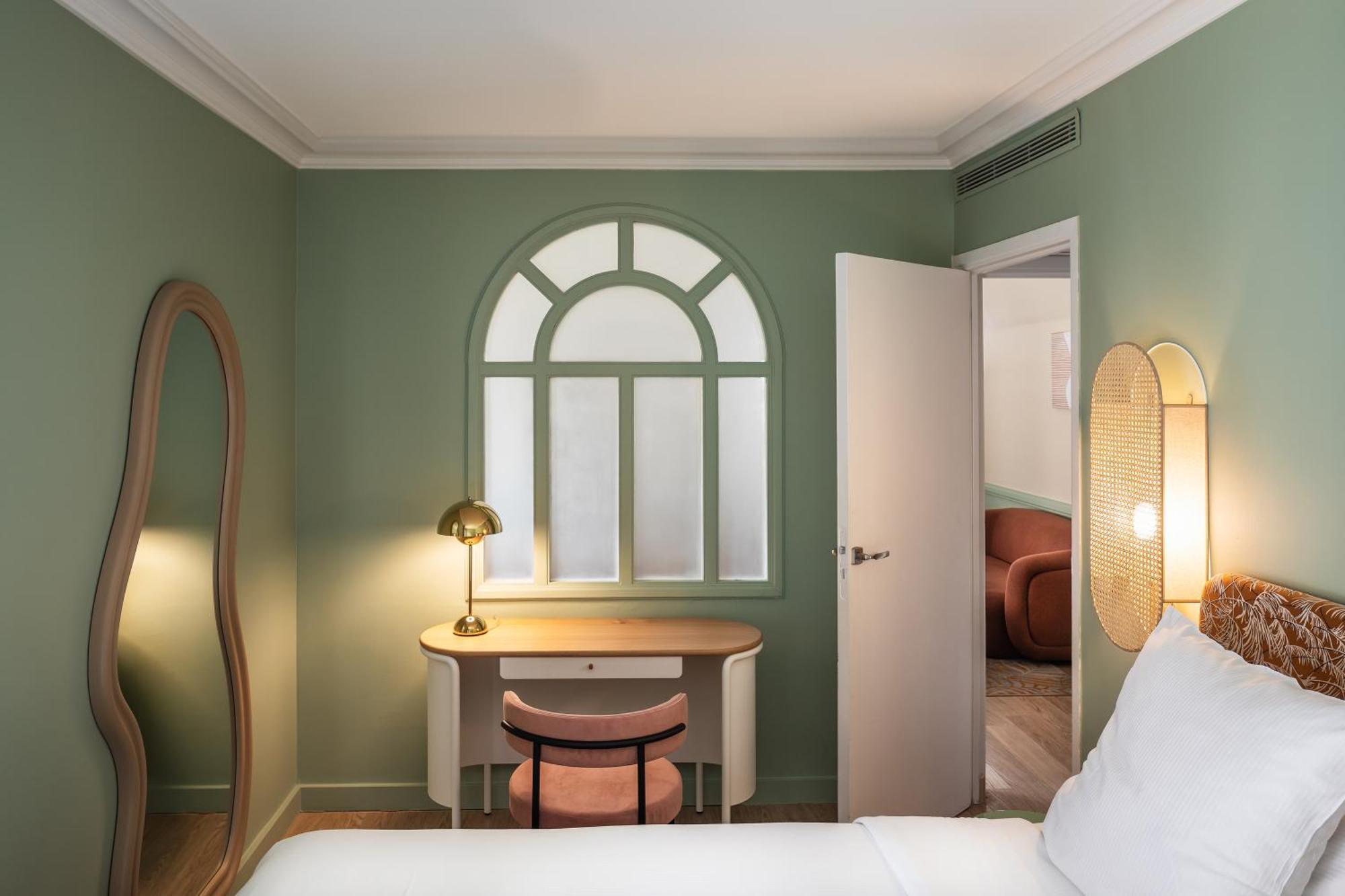 Royal Garden Champs-elysees 4*