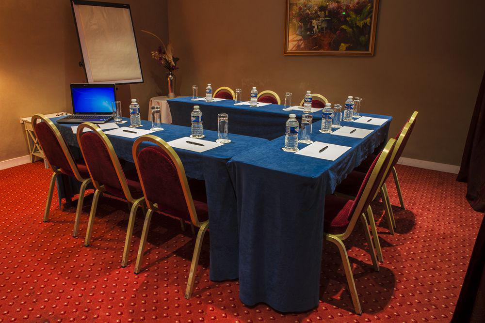 Royal Garden Champs-elysees 4*