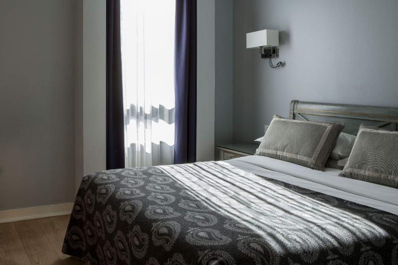 Royal Garden Champs-elysees 4*